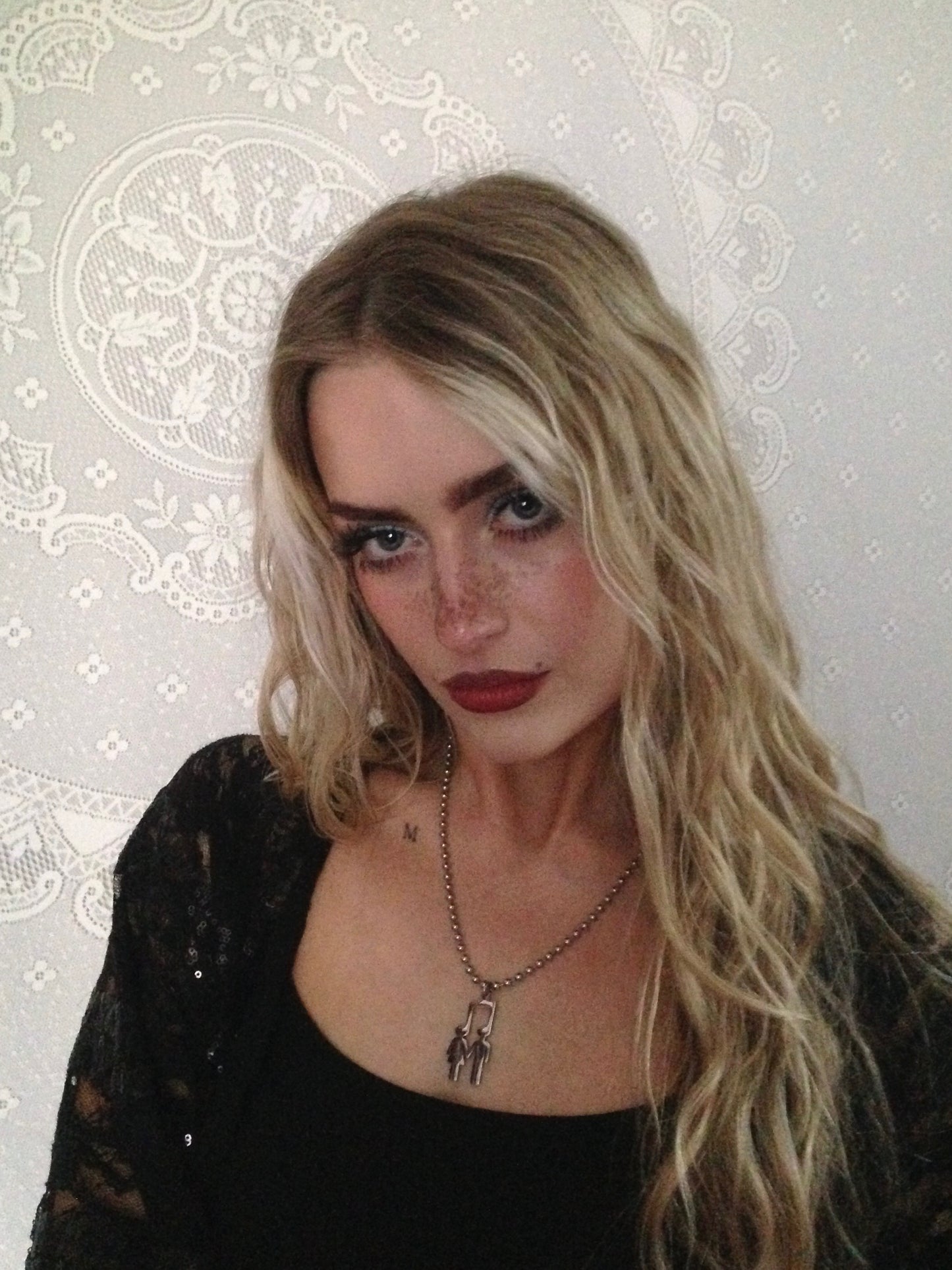LISTEN NECKLACE